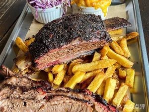 Xun Qin · Fruitwood Smoked American-style Barbecue (Huarun MixC Store)