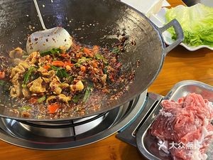 Uncle Qī's Small Pork Street Food Hotpot (Ruihua Yefu Store)