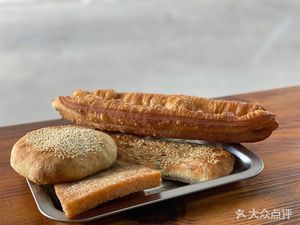 A Jian Soy Milk and Fried Dough Sticks (Xixiang Road Store)