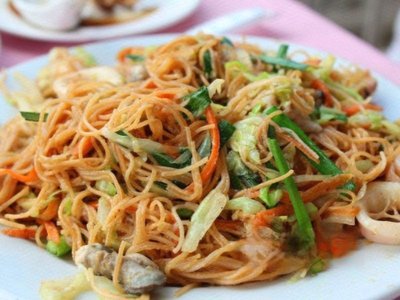 Xiao Hu Yunnan Crossing Bridge Rice Noodles