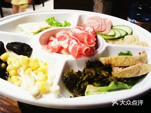 Yunnan Crossing Bridge Rice Noodles (Jiefang Road Store)