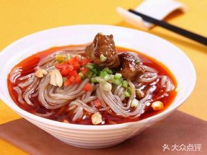 Little Couple Crossing the Bridge Rice Noodles & Yellow Braised Chicken Rice (Huqiao Xinjie Store)
