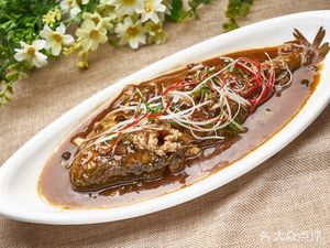 Ji Yun Small Dishes · Chicken Stewed with Chili and Grilled Fish