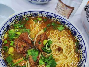 Yu Mian Red Braised Beef Noodles & Hui Mian (Zhoupu Branch)