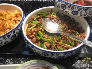 Gezhouba Traditional Family Restaurant (Junengwan Building Store)