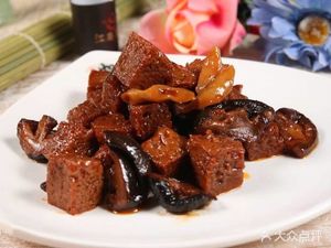 Old Shanghai Spicy Pork Noodles