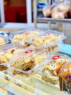 Baiyulan Food (Ri Yue Guang Center Store)