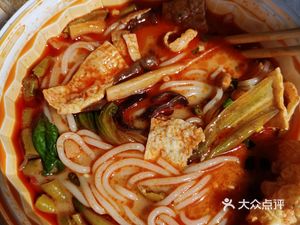 Old Friend Liuzhou Luosifen (Ziyang Huayuan Longyin Road 501 Lane Branch)