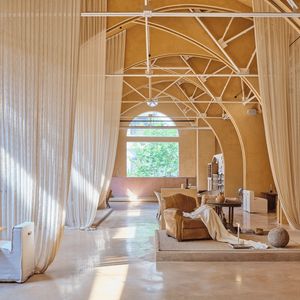 Float Domain ARK HILLS