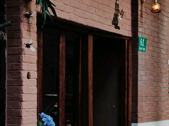 Fish Loves Cloud · Chiang Mai Garden Restaurant