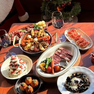 LA COUR Brunch & Bistro Pub