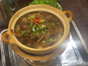 Shun Xiao Charcoal Hot Pot & Grilled Lobster