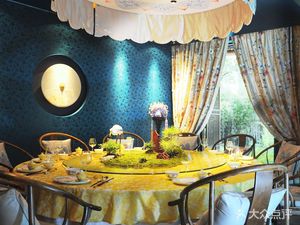 Tingyun Tai · Guocui Yayan (Changning Branch)