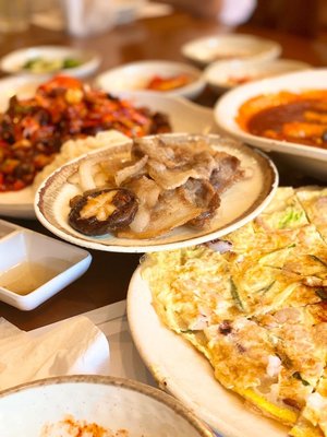 Lingshui Restaurant Korean Cuisine (Rongdong East Road Branch)