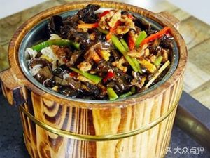 Popular Restaurant Wooden Bucket Rice and Clay Pot Rice (Guen Road Store)