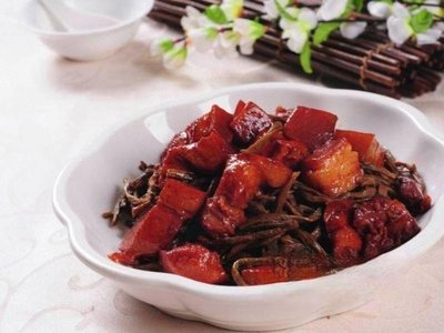Huangshan Rice with Vegetables and Braised Chicken