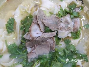Braised Beef Noodles (Lou Xia Jingyuan Store)