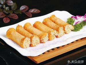 Xiao Yi You Pin Steamed Dumplings and Wonton Shop (Longzhu Road Store)