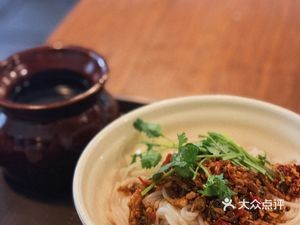 Pu Di Jin Local Specialty Snack (Nanchang West Station Branch)