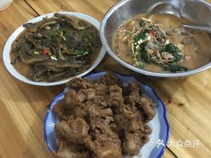 Houtian Farmhouse Restaurant (Zhihong Road Store)