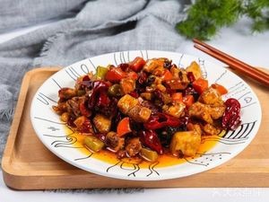 Hongxiang Sichuan Cuisine (August Lake Road Branch)
