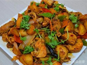 Yuncheng Qianli Piaoxiang Large Plate Chicken and Spicy Hot Pot