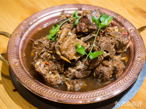 Yang Yang Yang Sheep Spine Hot Pot