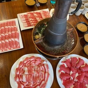 Longjin Hot Pot (Banpo Branch)