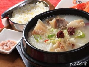 Yi Bai Sui Ox Tail Soup Theme Restaurant (Xinzhuang Street Branch)
