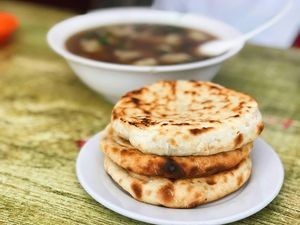 Old Dumpling Firecake Under the Big Tree in Suochengli