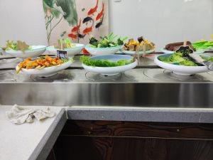 Chongwen Street Rotating Mini Hot Pot