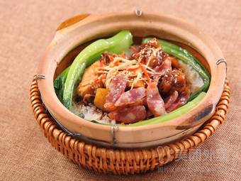 Authentic Old Huang Clay Pot Rice