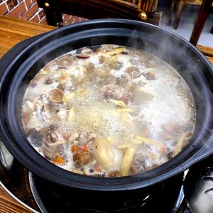 Huiwei Carbon Pot Chicken Hot Pot