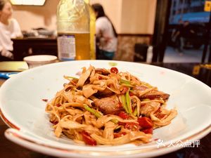 Old Hunan Big Bowl Earth Pot Vegetables