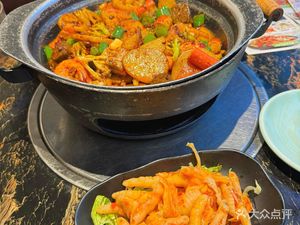 Yuehai Lou Chicken Pot