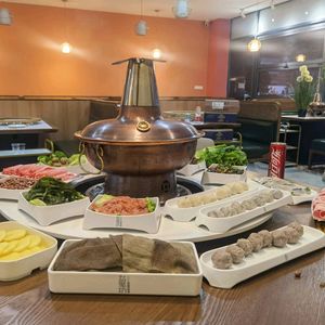Yi Ju Fang Old Beijing Hot Pot · Lobster · Sheep Spine (Xinxiehui Branch)