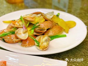 Cui Zhou Yuan - Family Banquet