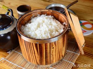 Yi Pin Xiang Wooden Bucket Rice (Baishan Tianjian Branch)