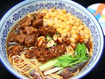 Hunan Beef Rice Noodles