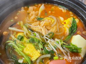 Northeast Dumpling Spicy Hot Pot (Baishan East Road)
