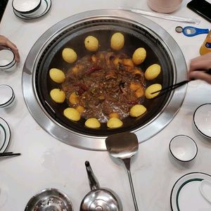 Qiu Jie Northeast Claypot Stew