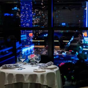 Oaks Room Skyview · Aerial Dining Restaurant
