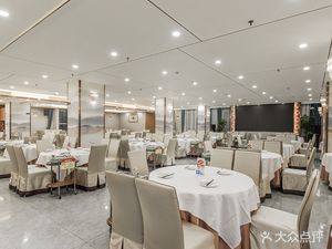 Yulong Hotel · Zhenwei Restaurant (Shiqiao Metro Station Branch)