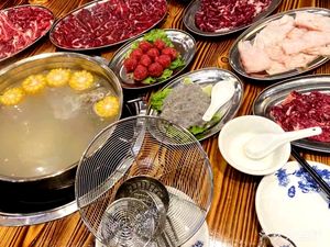 Binji Huang Niu Rou Hot Pot · Own Slaughterhouse (Shiqiao Store)
