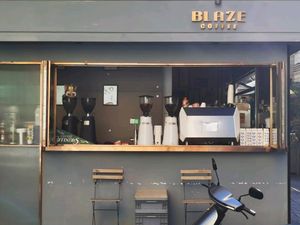 Shiyi BLAZE COFFEE (Guangzhou Gualei Plaza Store)
