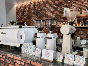 Phare Lighthouse Coffee (Xintang Branch)