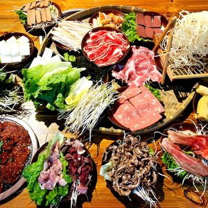 Xiaopancai Sichuan-Chongqing Street Food Hot Pot