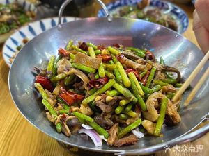 Xiangxiang Wooden Bucket Rice Restaurant (Dongkeng Sanhenglu Store)