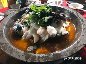 Chuanjiang Stone Pot Fish and Crawfish