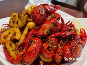 Dongting Fish Village Hunan Cuisine